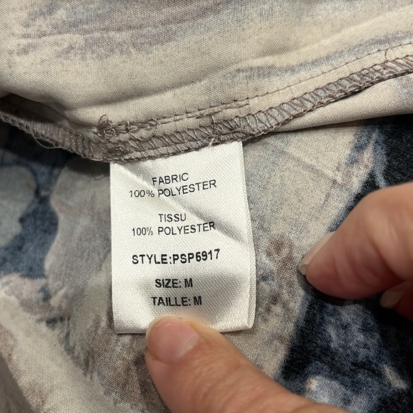 New with tags. Elan wrap midi dress in blue marble - Picture 8 of 8